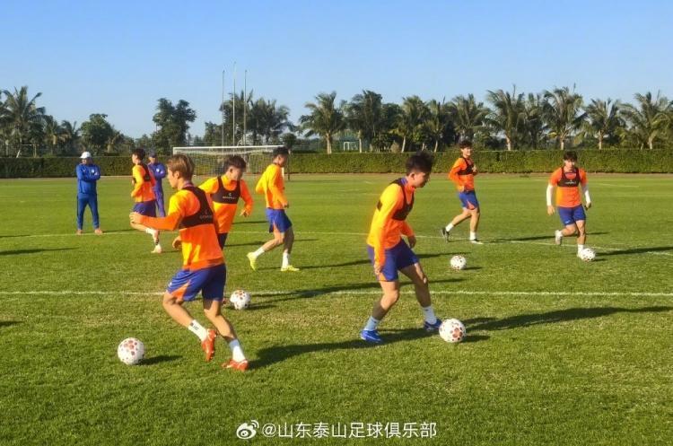 kaiyun app-1月8日，山东泰山队在海口正式开启第一阶段冬训