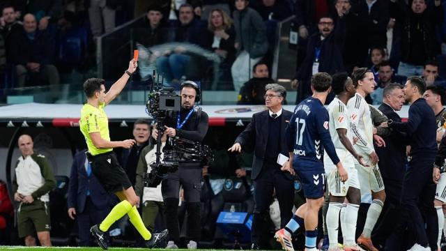 kaiyun app-1场比赛3张红牌 皇马众将不满：裁判水平太差