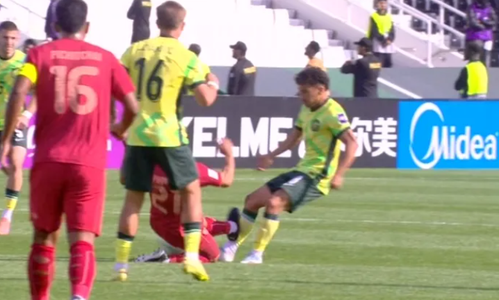 开云体育保障-U23国足小组赛末战利好！泰国队2人缺席，飞铲染红停赛2场