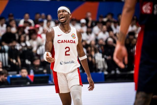 27+13带队大胜法国30分 谁说亚历山大不会打FIBA？