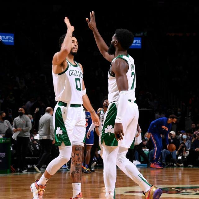 开云体育保障-顶薪续约迟迟未能达成 布朗想和塔图姆平起平坐