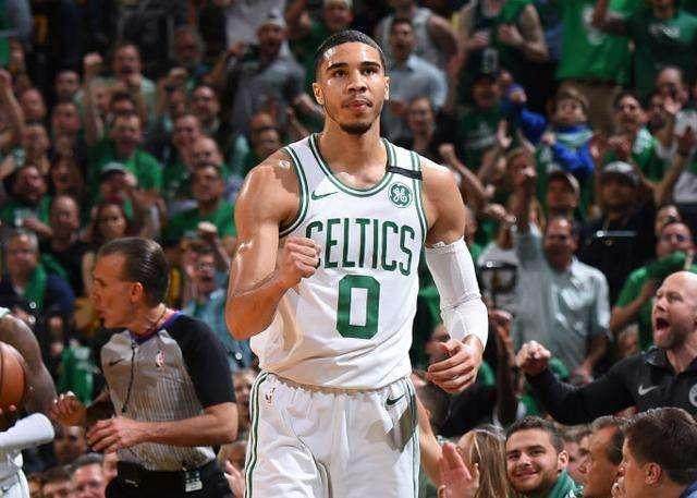 开云体育博彩-连续两战44+ 收放自如塔图姆已是联盟超级得分手