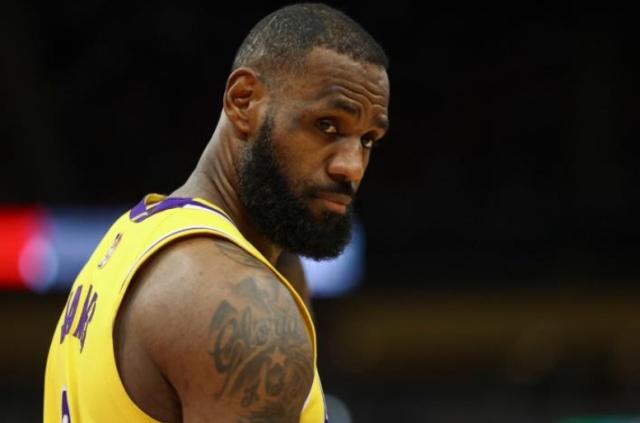 开云体育保障-不敌鱼腩 湖人已经彻底崩溃？詹姆斯：我现在太累了