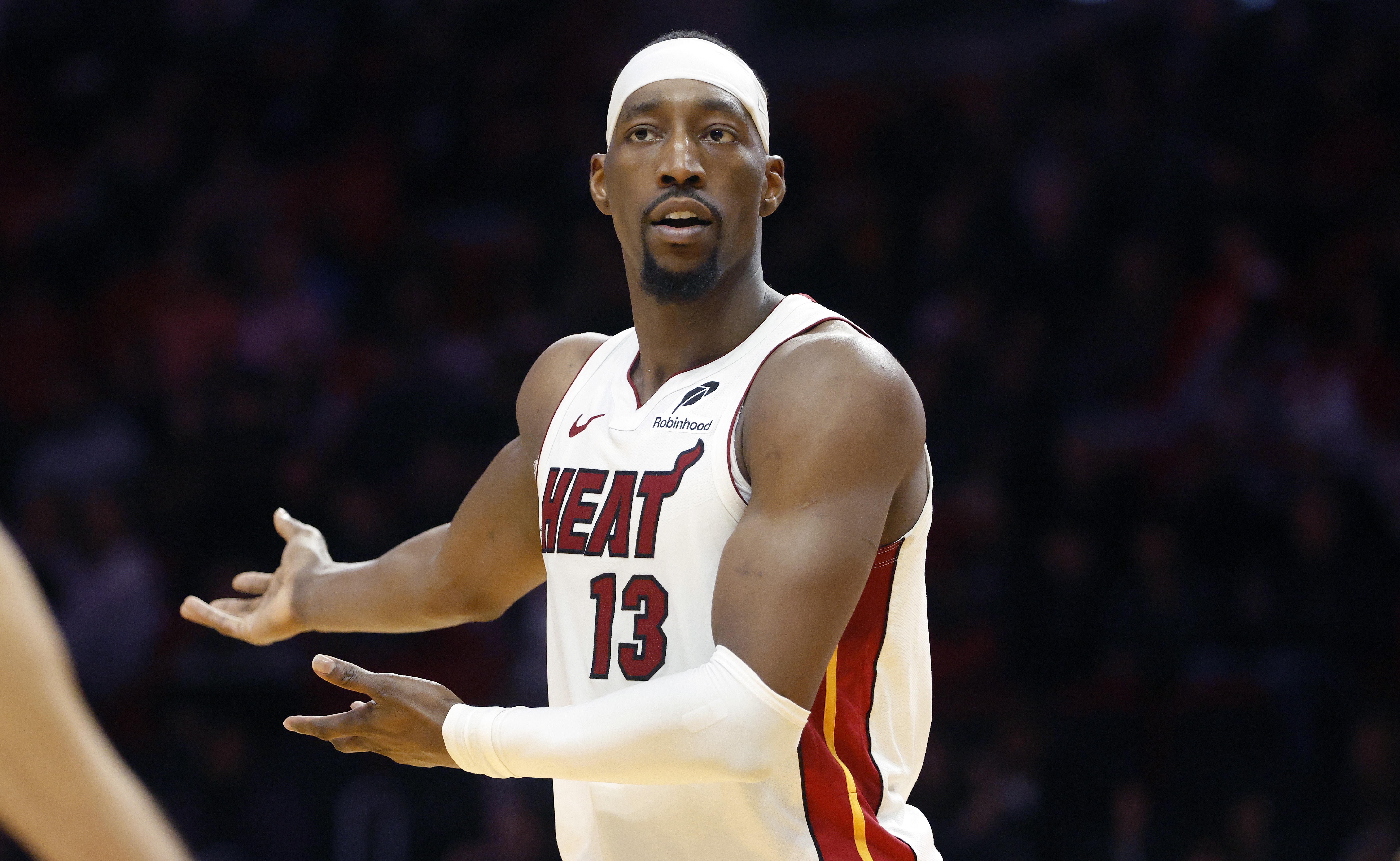 阿德巴约：我们要保持拼劲 像打出今天的表现就能冲出附加赛