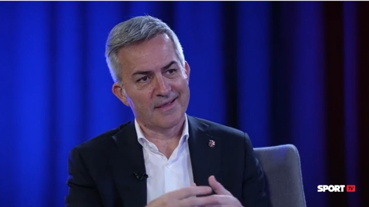 开云体育保障-丰特：有关梅西的计划分为3个部分，首先希望提议他担任名誉主席