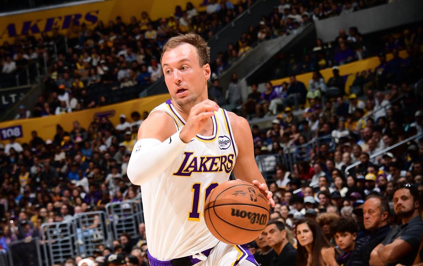 开云投注-55+49+91!湖人捡漏29岁三分王太香，詹皇：我们的另一个得分威胁